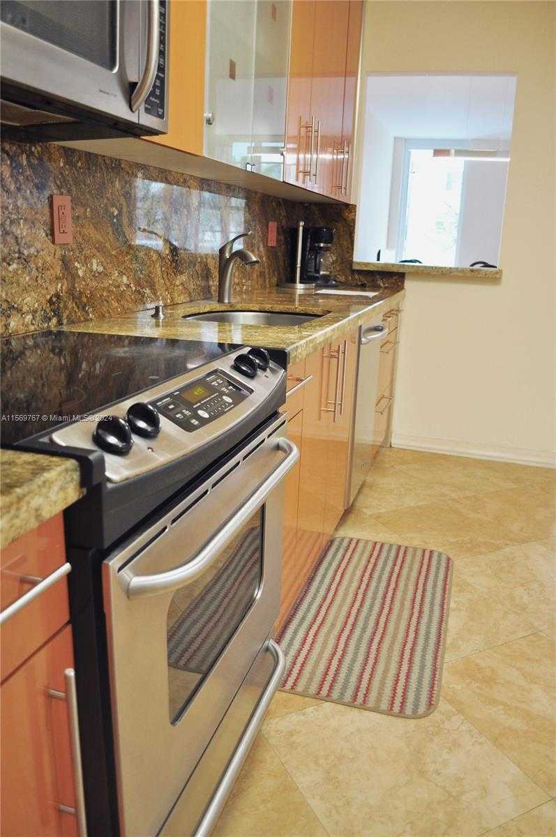 Small Image of 100 LINCOLN RD #534, Miami Beach Number 2