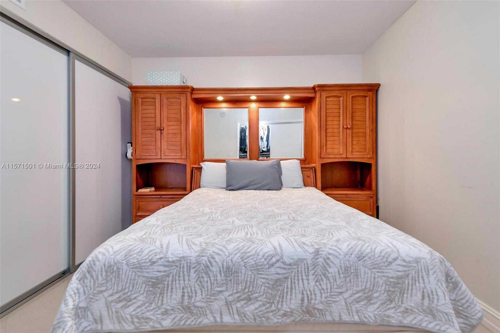 Small Image of 1830 SOUTH OCEAN DR #4709, Hallandale Beach Number 24