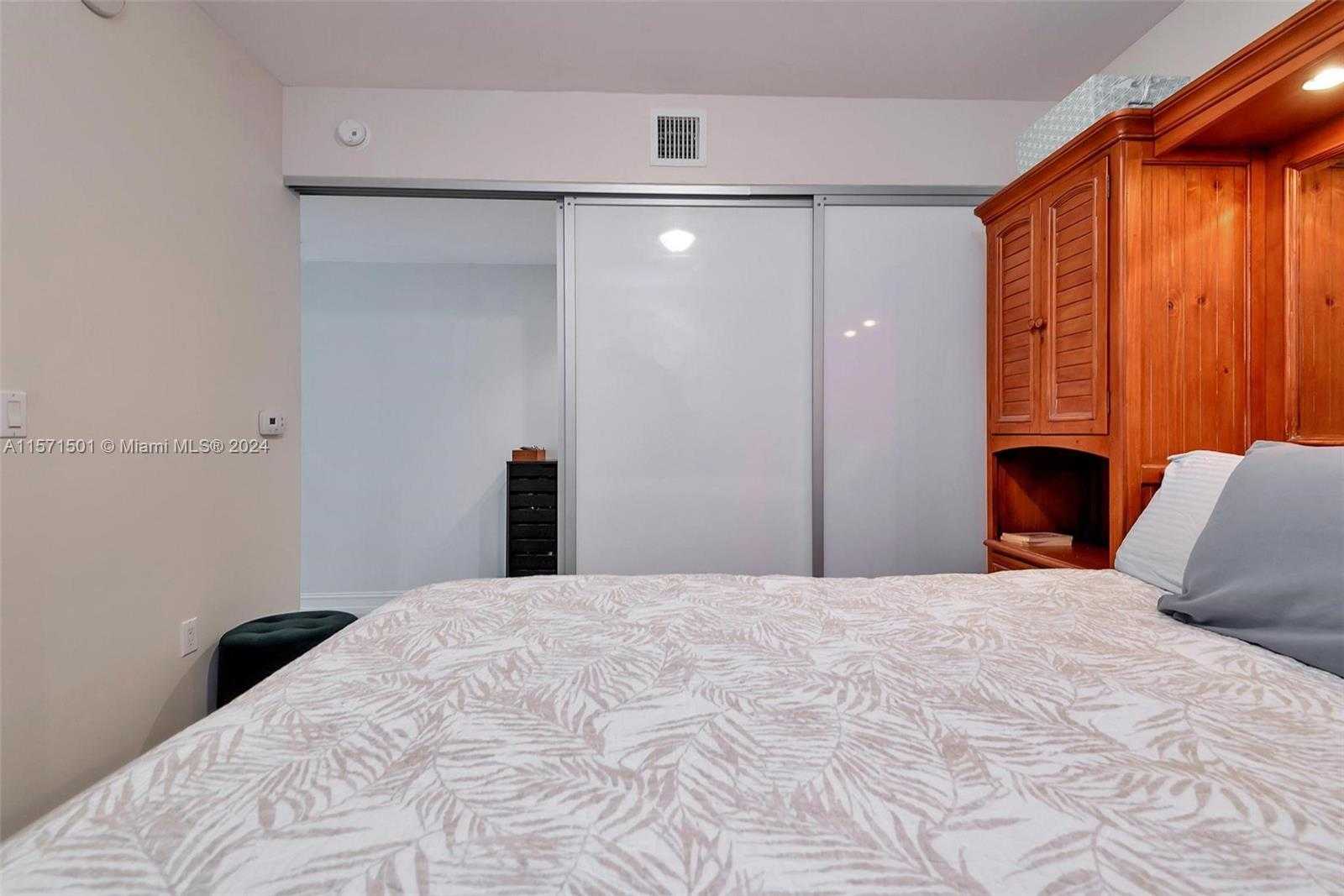 Small Image of 1830 SOUTH OCEAN DR #4709, Hallandale Beach Number 25