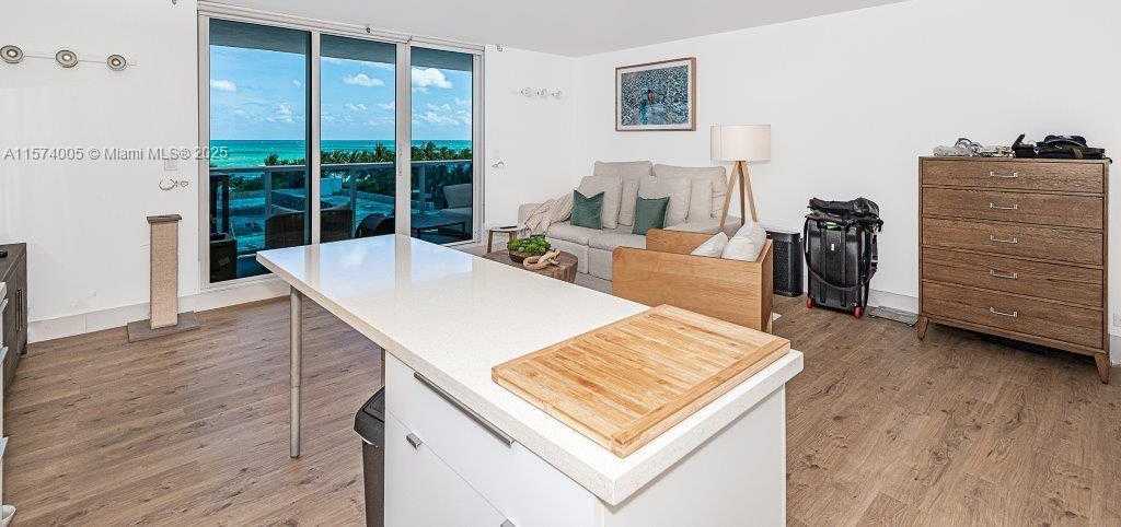 Small Image of 2301 COLLINS AVE #541, Miami Beach Number 3