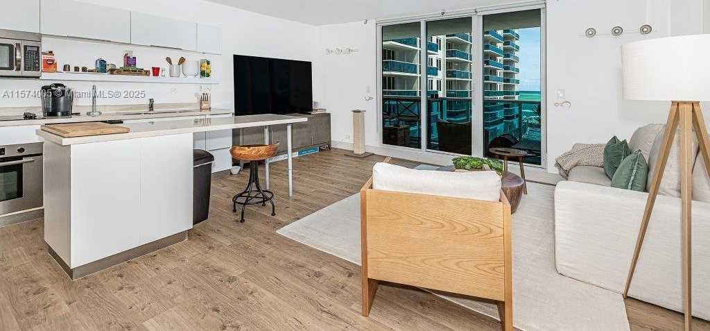 Small Image of 2301 COLLINS AVE #541, Miami Beach Number 4