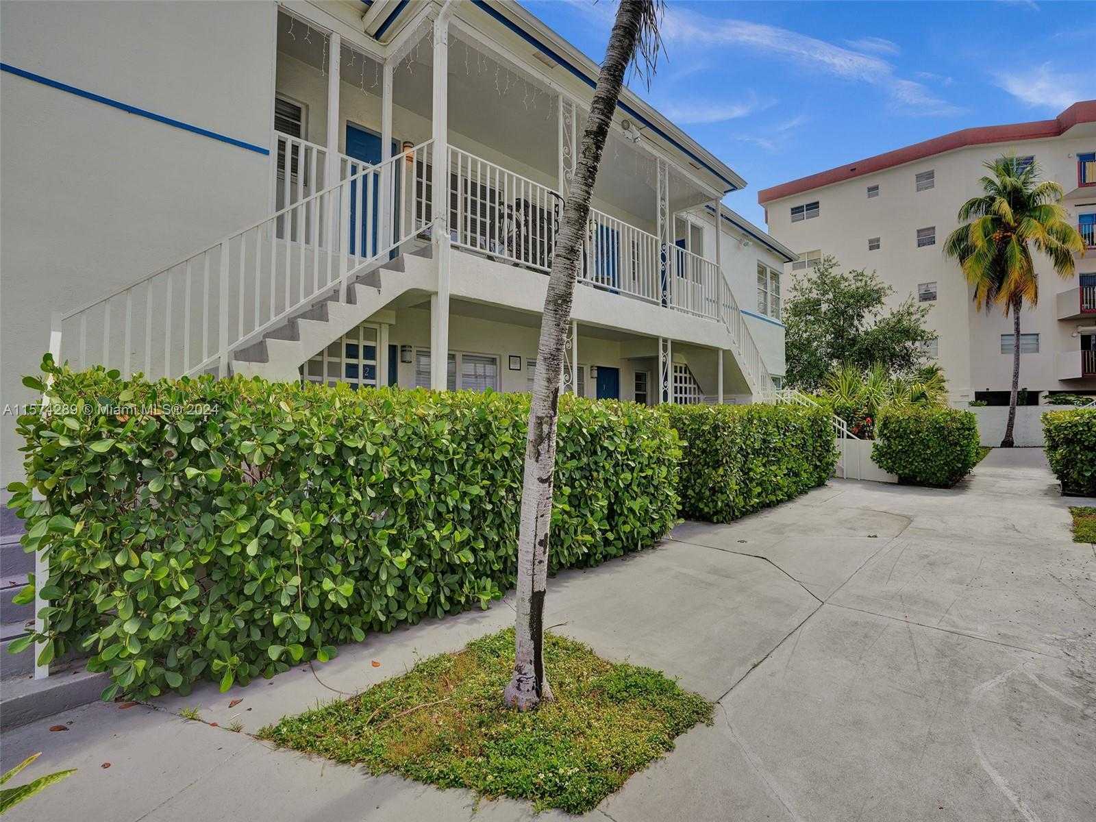 Small Image of 7143 BONITA DR #1-4, Miami Beach Number 15