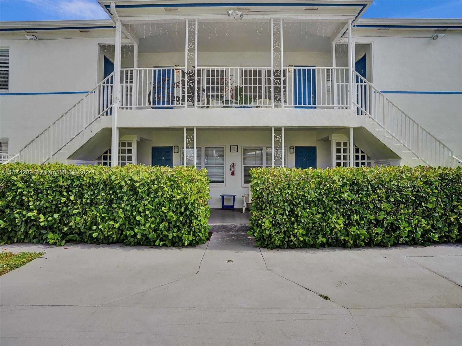Small Image of 7143 BONITA DR #1-4, Miami Beach Number 16