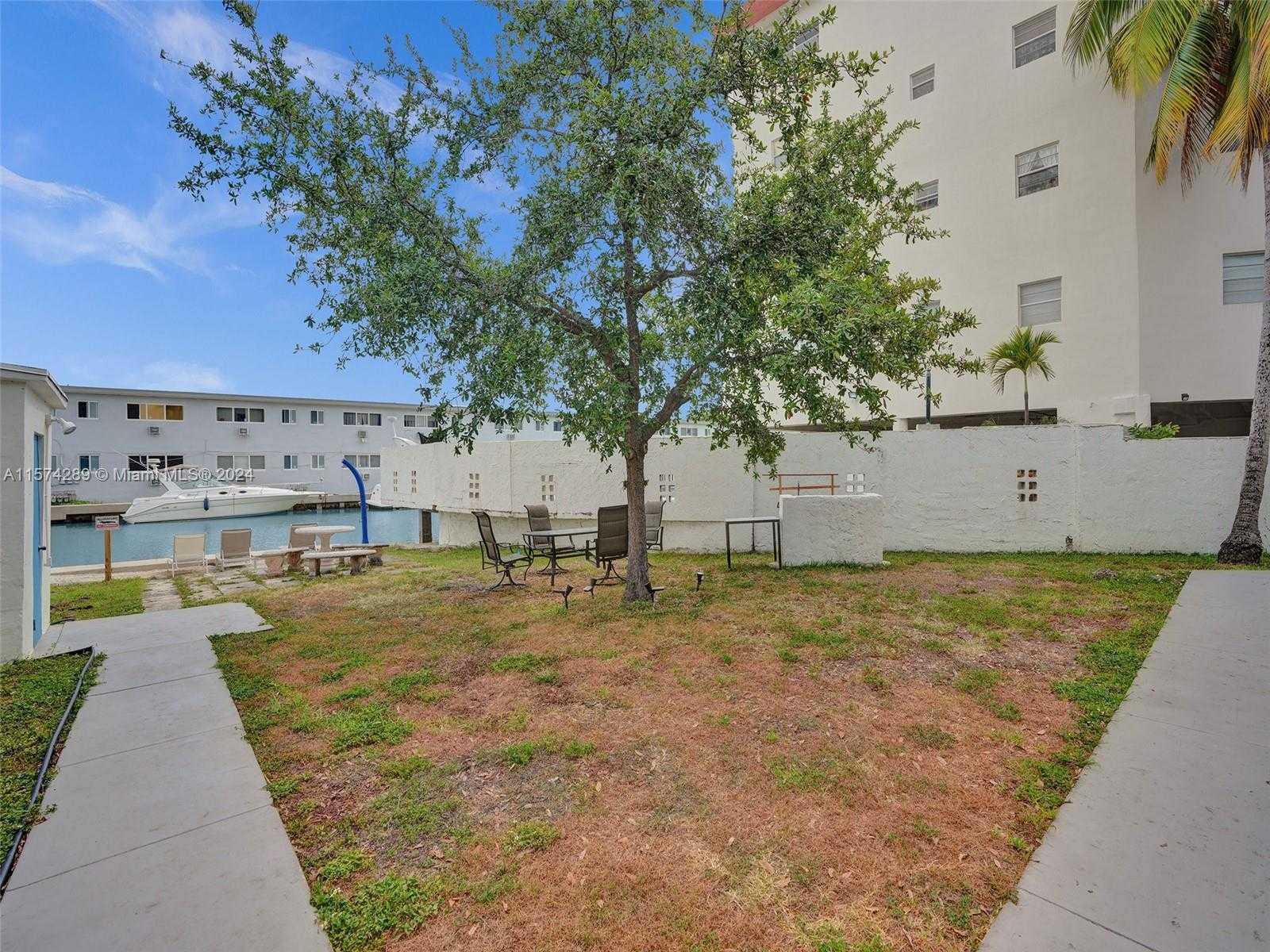 Small Image of 7143 BONITA DR #1-4, Miami Beach Number 17