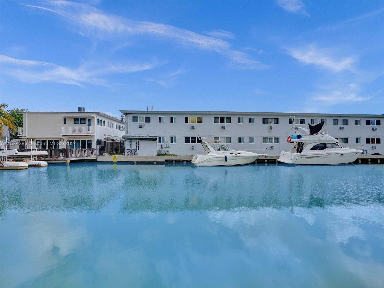Small Image of 7143 BONITA DR #1-4, Miami Beach Number 19