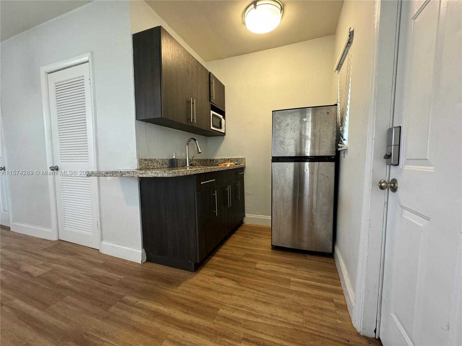 Small Image of 7143 BONITA DR #1-4, Miami Beach Number 29
