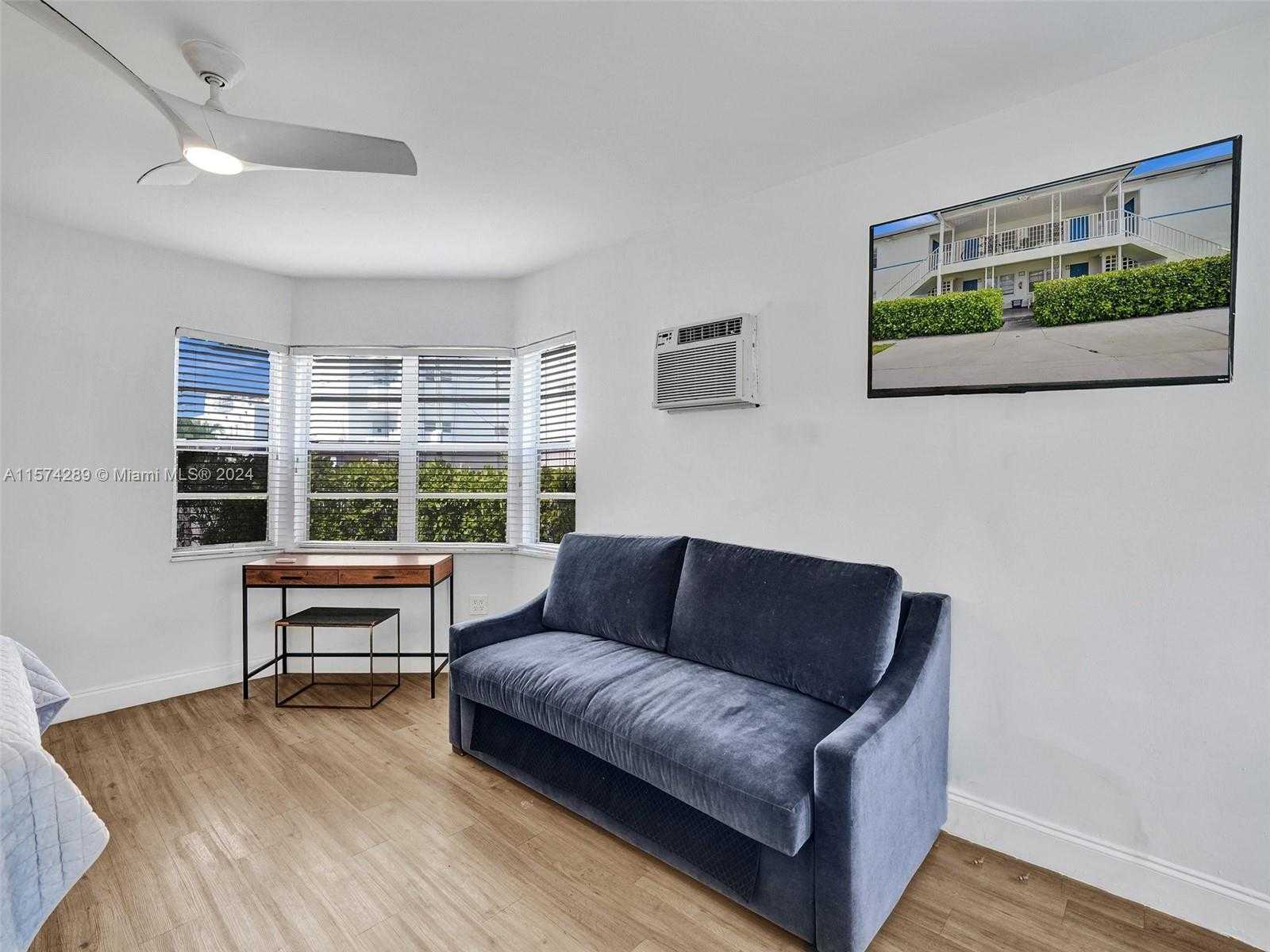 Small Image of 7143 BONITA DR #1-4, Miami Beach Number 3
