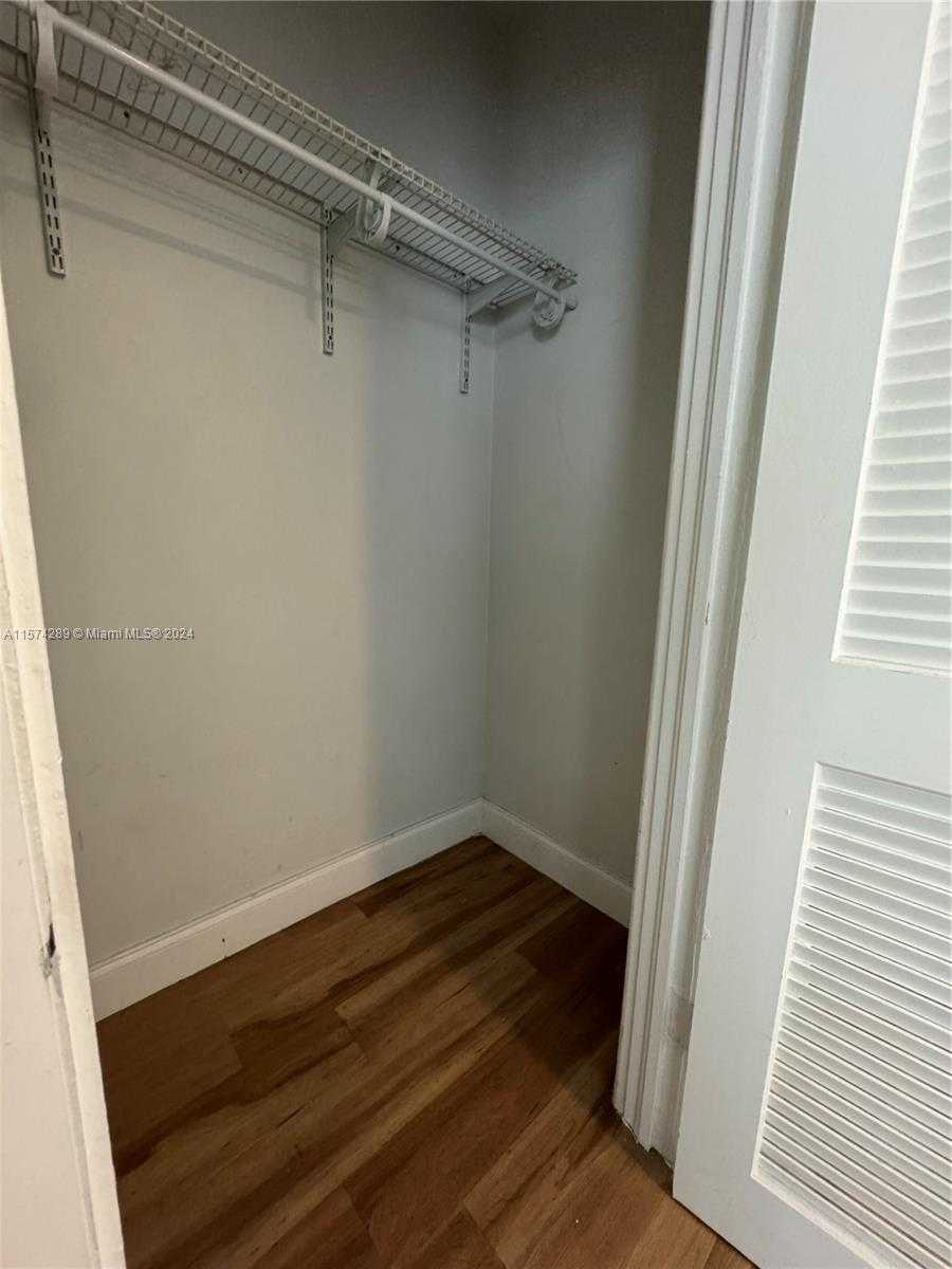 Small Image of 7143 BONITA DR #1-4, Miami Beach Number 30