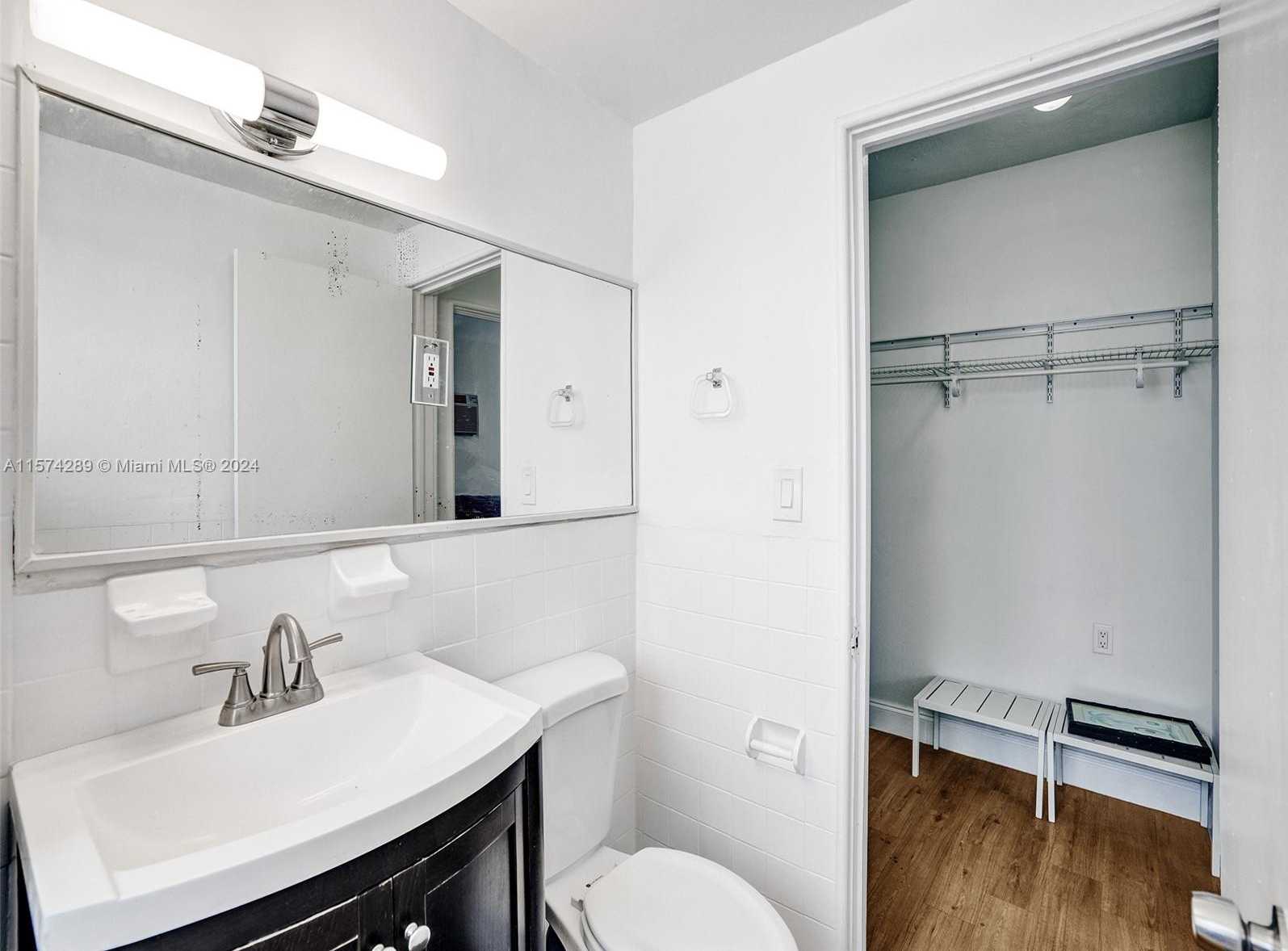 Small Image of 7143 BONITA DR #1-4, Miami Beach Number 8