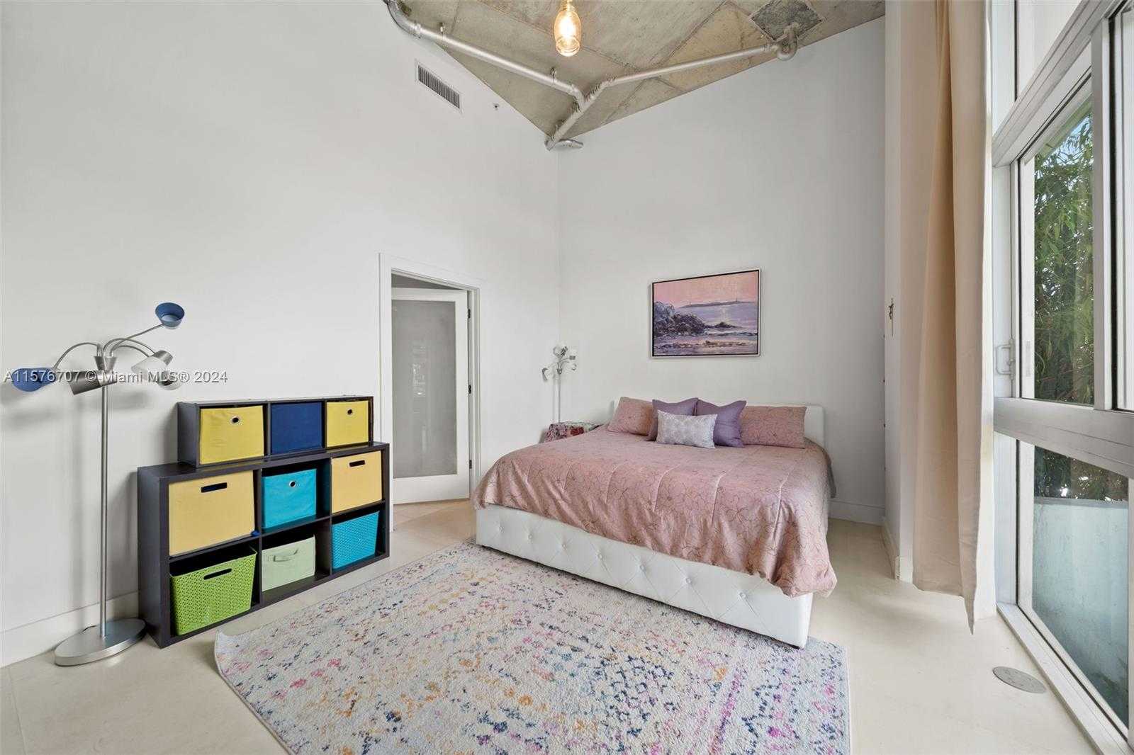 Small Image of 2001 MERIDIAN AVE #103, Miami Beach Number 11
