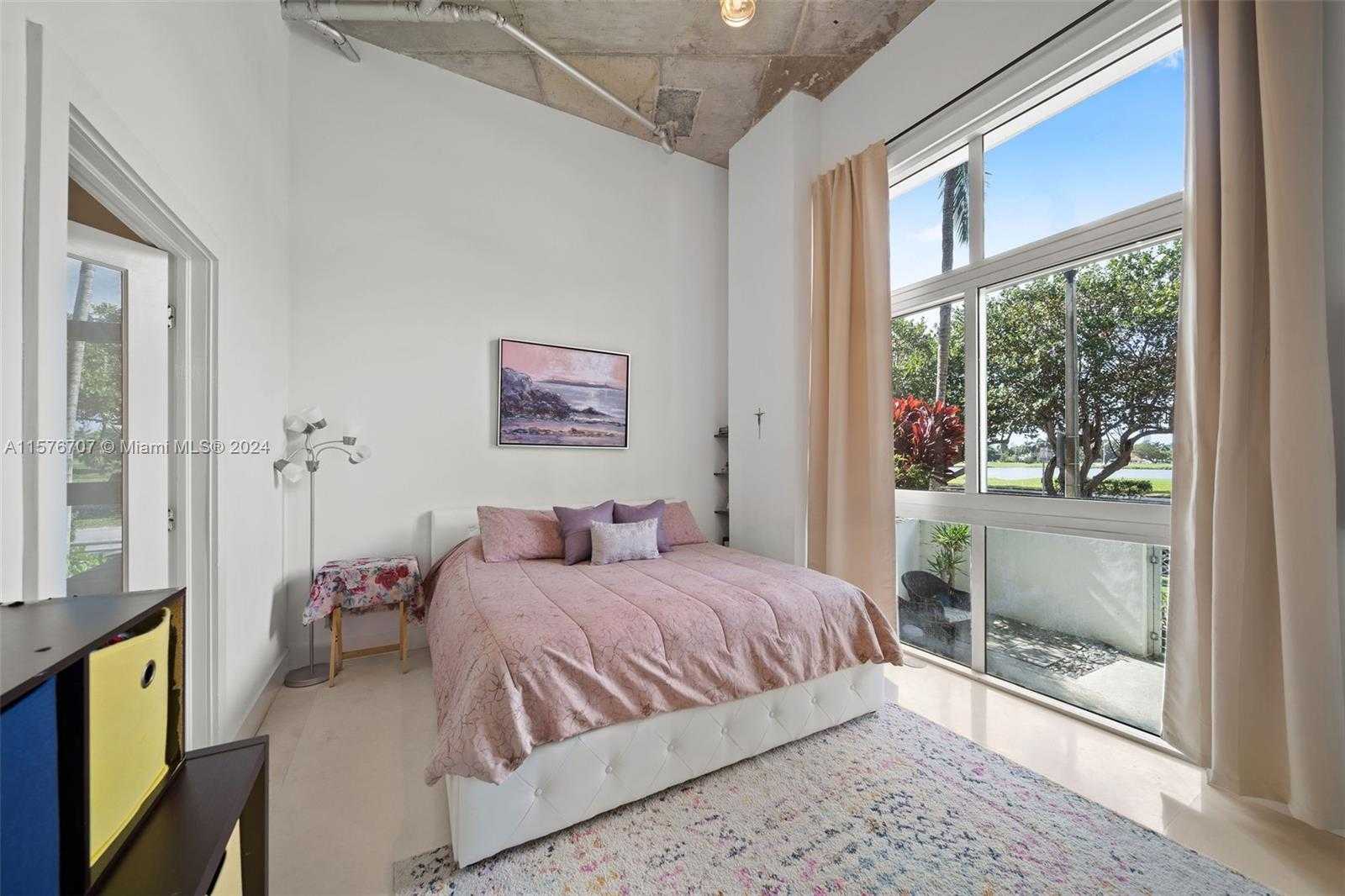 Small Image of 2001 MERIDIAN AVE #103, Miami Beach Number 12