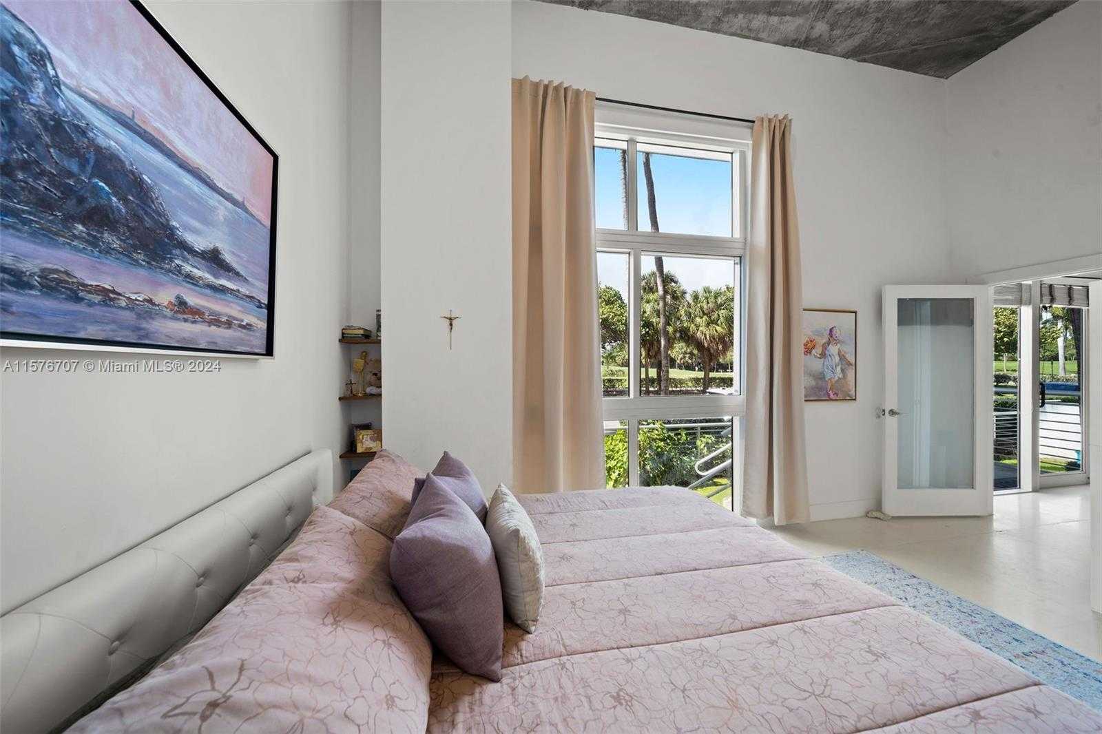 Small Image of 2001 MERIDIAN AVE #103, Miami Beach Number 13