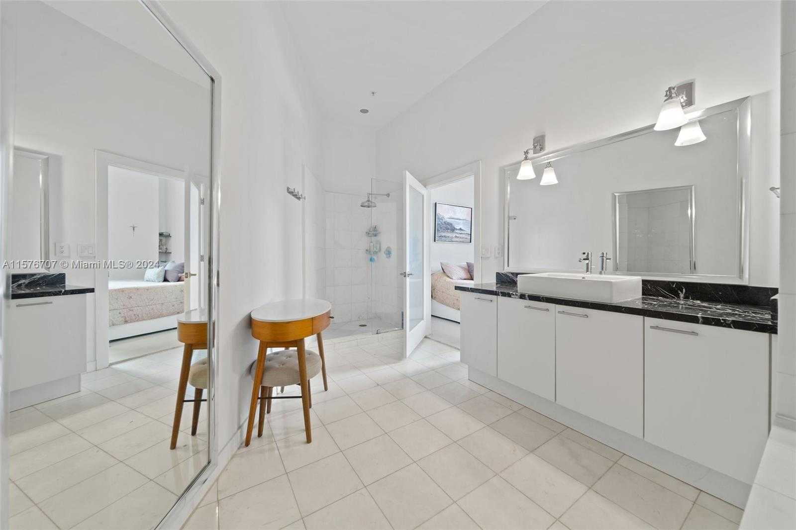 Small Image of 2001 MERIDIAN AVE #103, Miami Beach Number 18