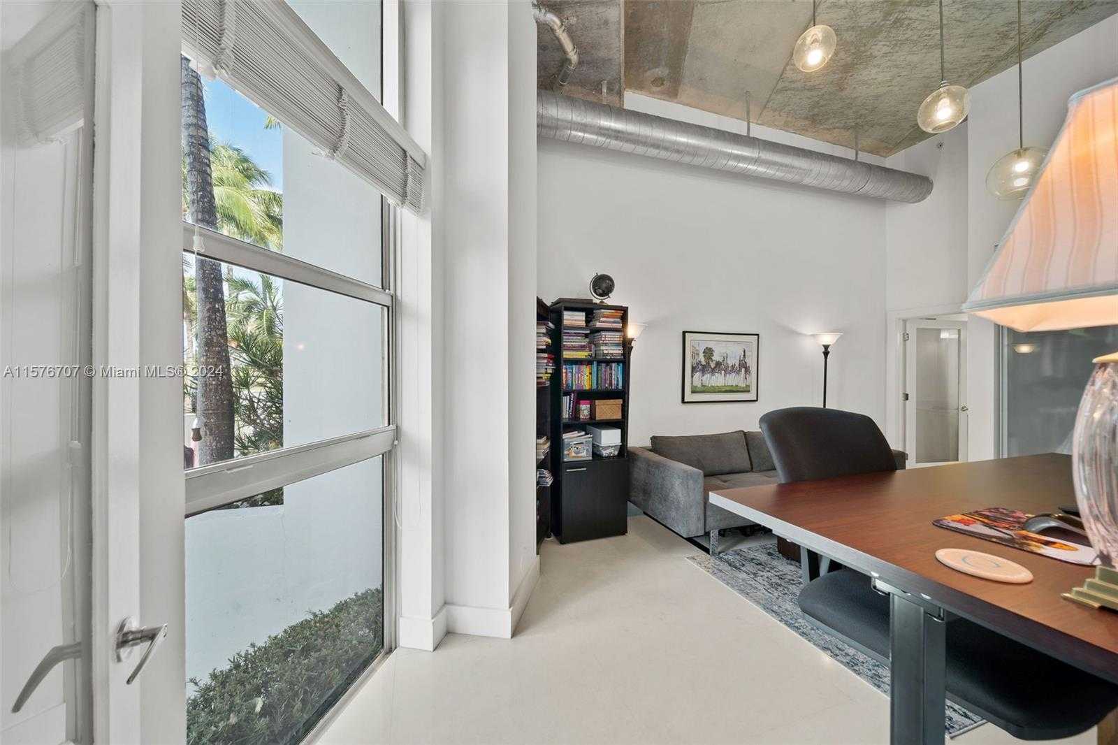 Small Image of 2001 MERIDIAN AVE #103, Miami Beach Number 23