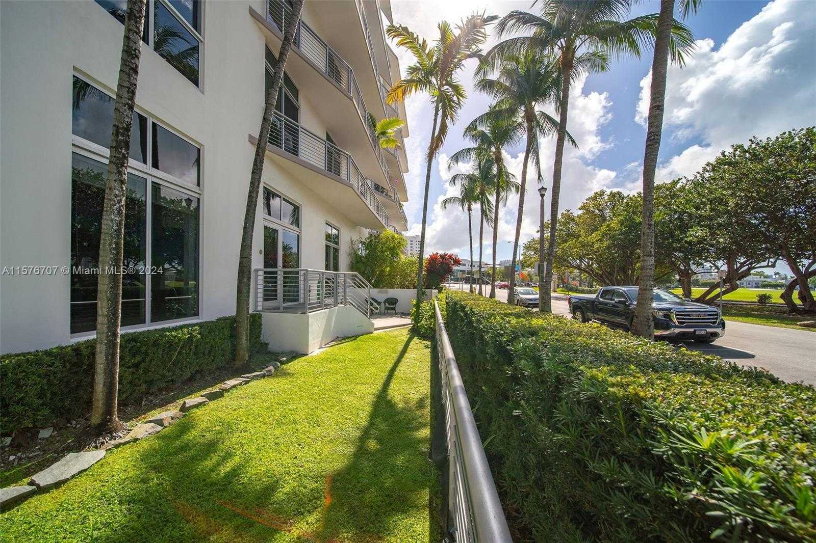 Small Image of 2001 MERIDIAN AVE #103, Miami Beach Number 28