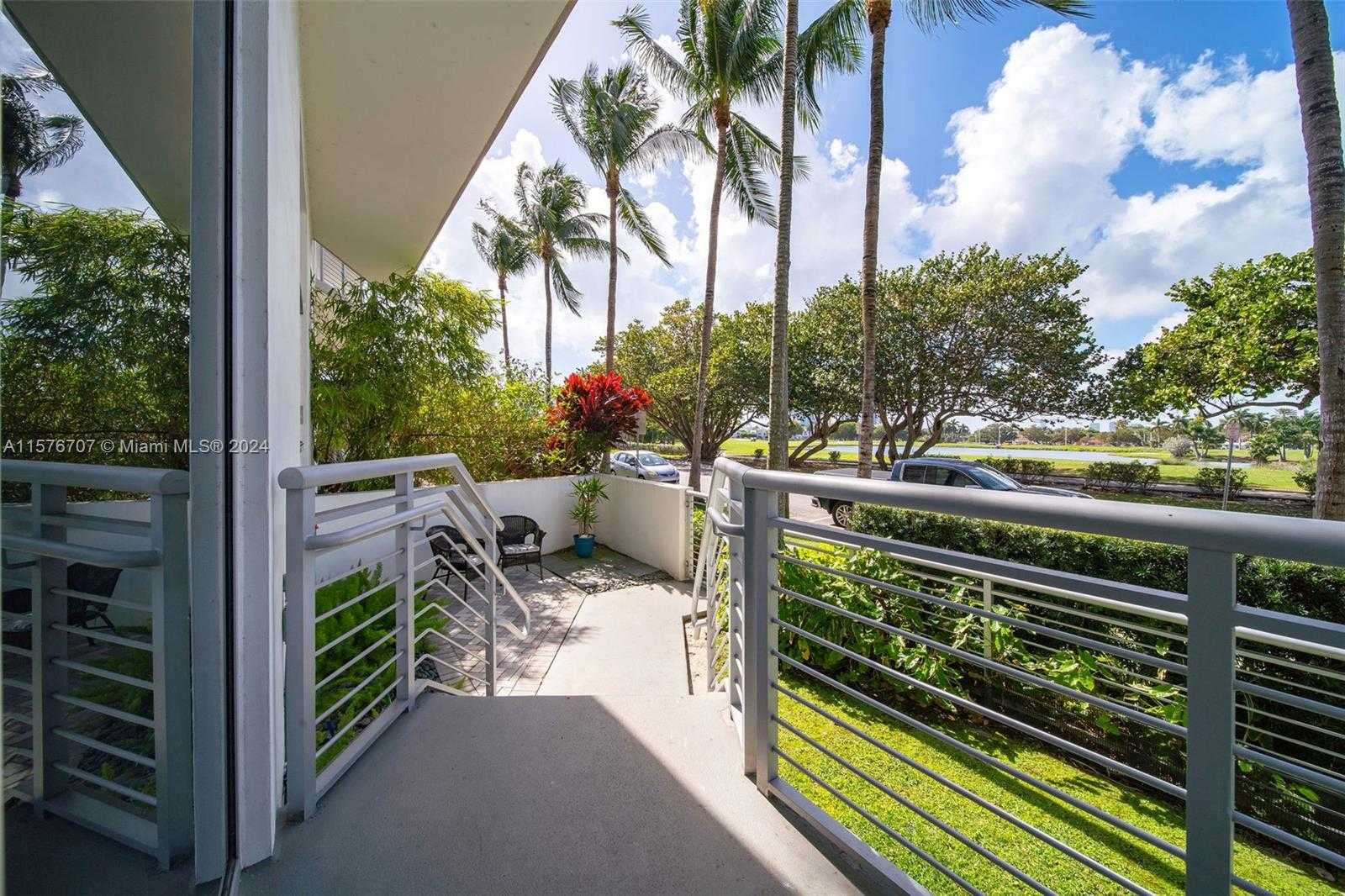 Small Image of 2001 MERIDIAN AVE #103, Miami Beach Number 29