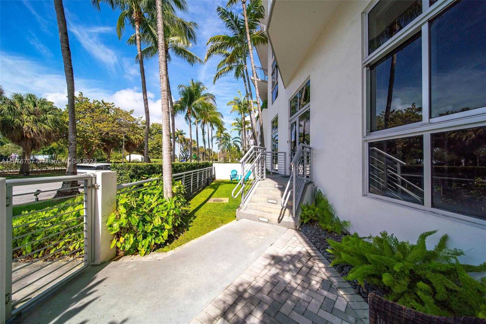 Small Image of 2001 MERIDIAN AVE #103, Miami Beach Number 31