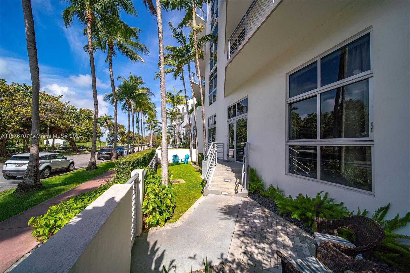 Small Image of 2001 MERIDIAN AVE #103, Miami Beach Number 33