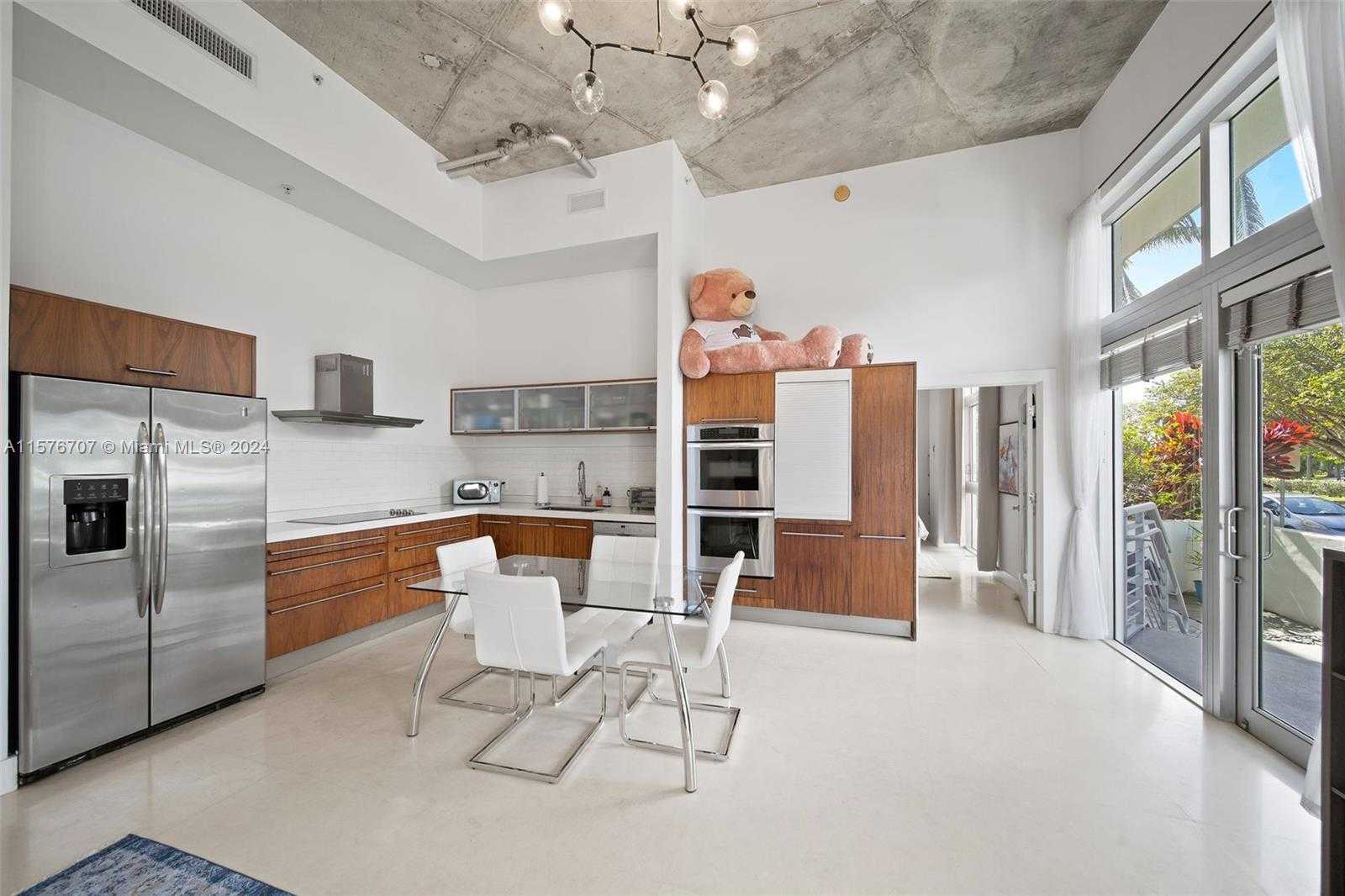 Small Image of 2001 MERIDIAN AVE #103, Miami Beach Number 6
