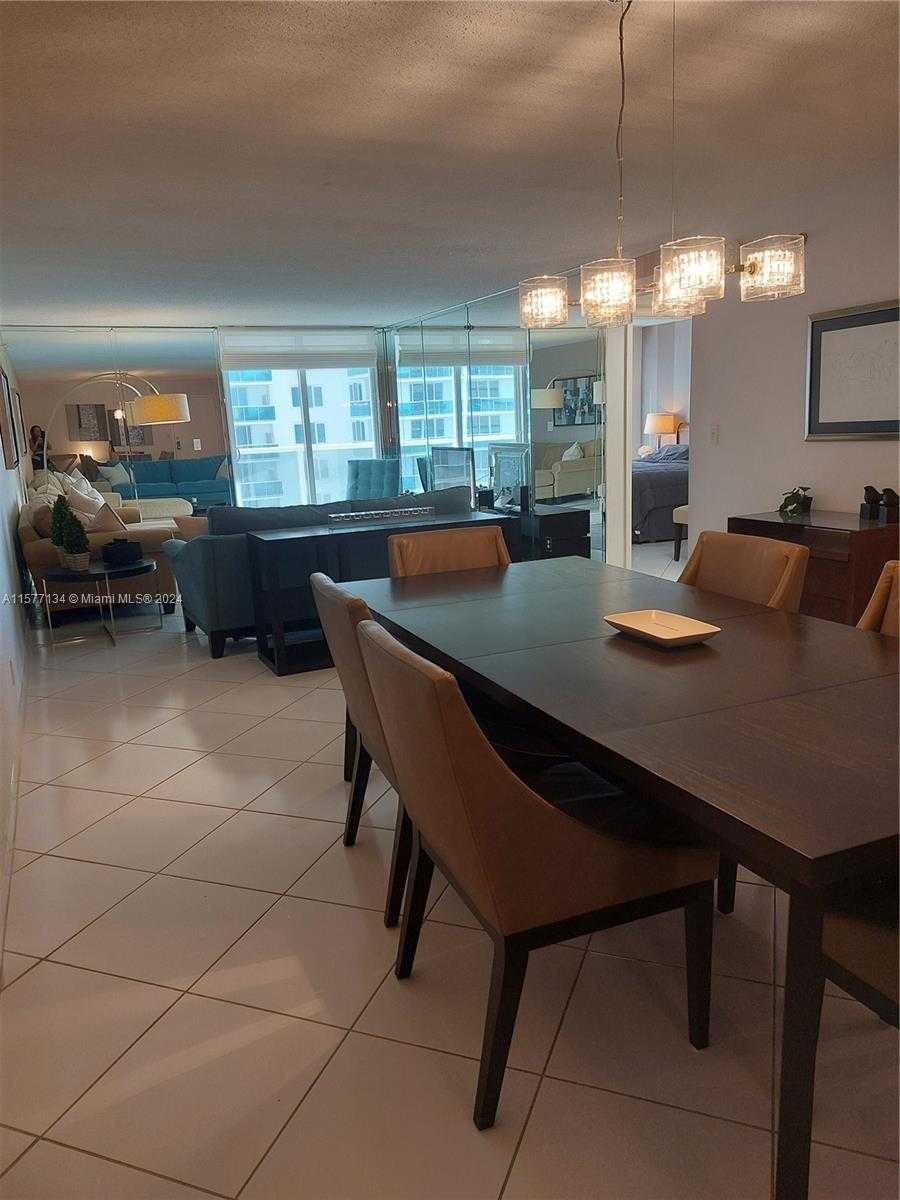 Small Image of 2401 COLLINS AVE #1107, Miami Beach Number 10