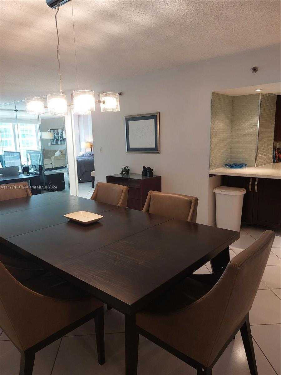 Small Image of 2401 COLLINS AVE #1107, Miami Beach Number 21