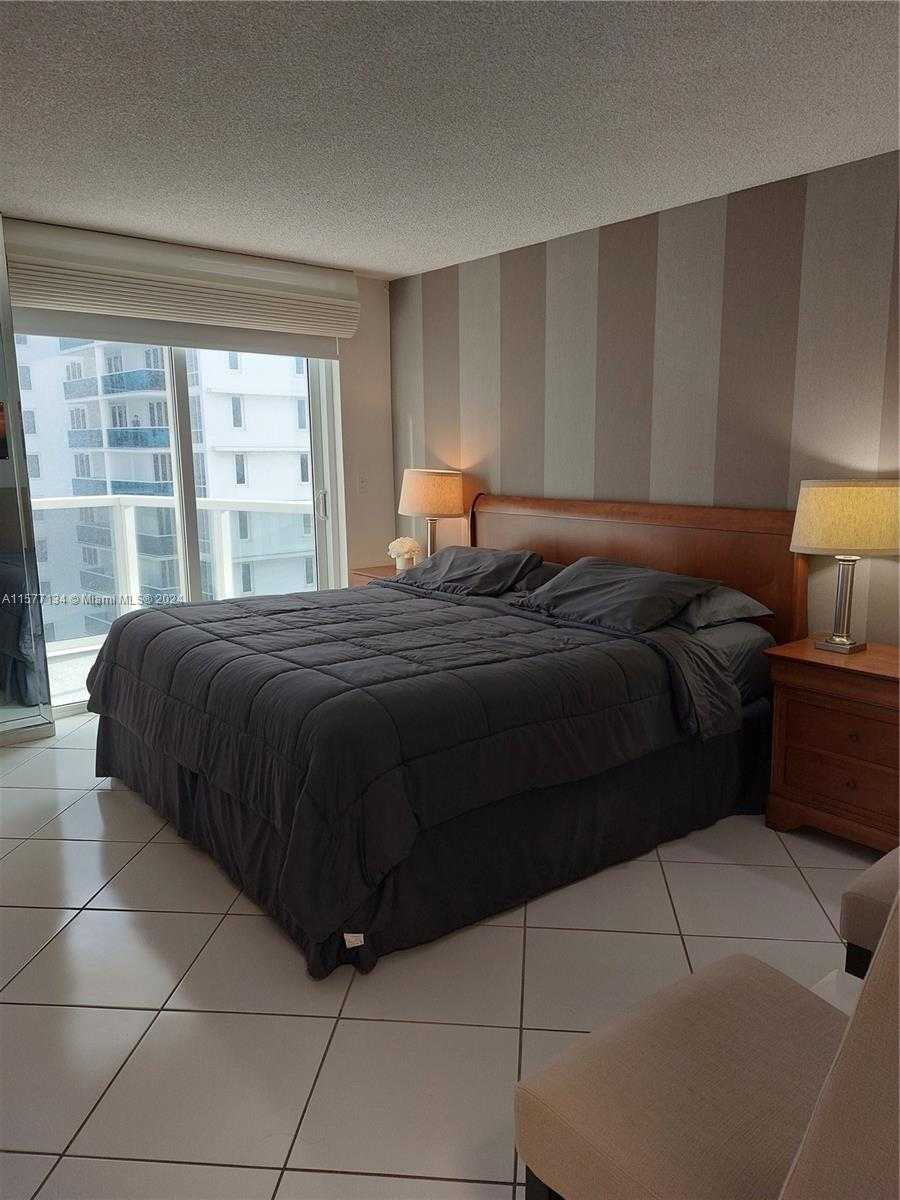 Small Image of 2401 COLLINS AVE #1107, Miami Beach Number 23