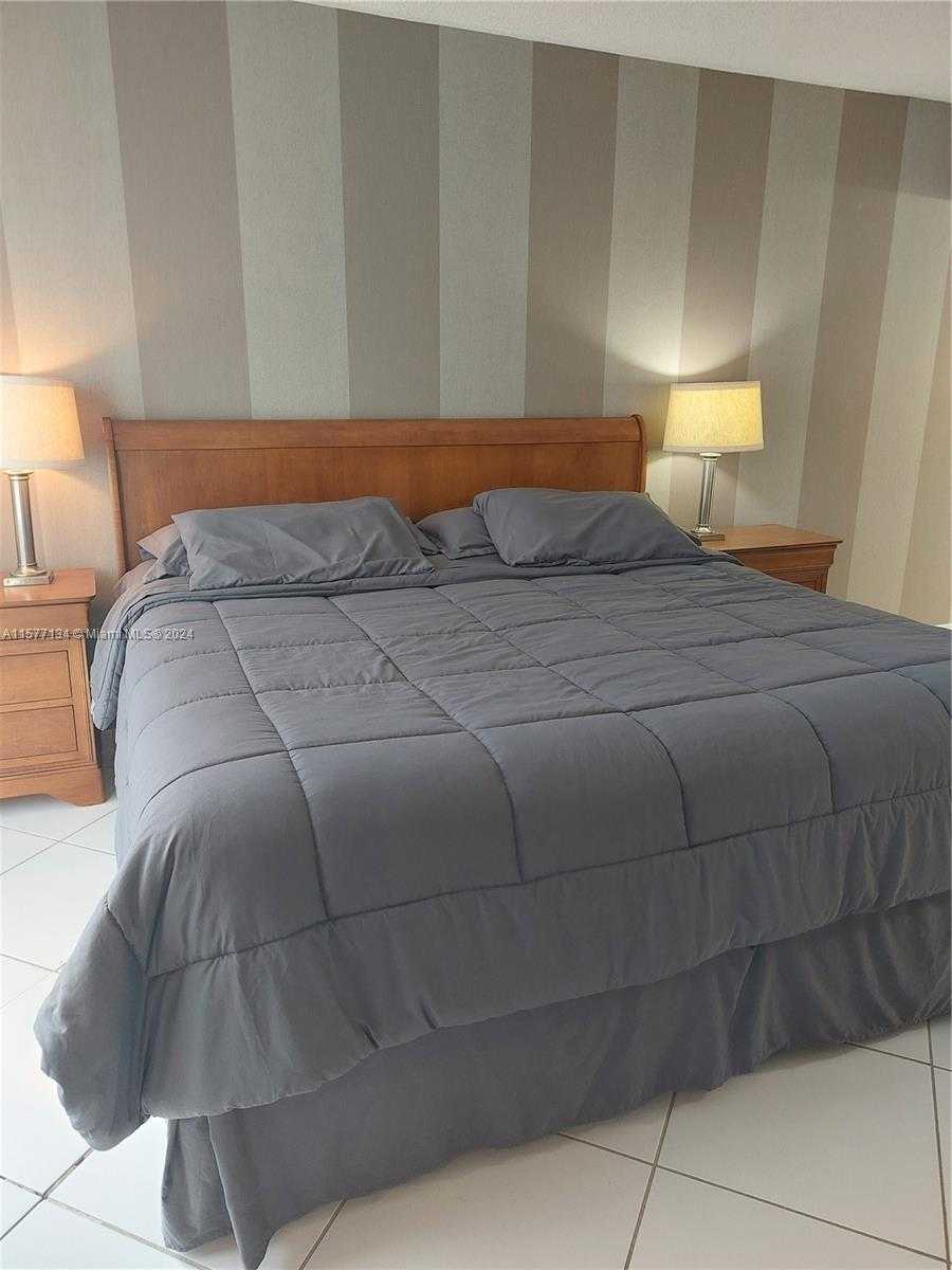 Small Image of 2401 COLLINS AVE #1107, Miami Beach Number 25
