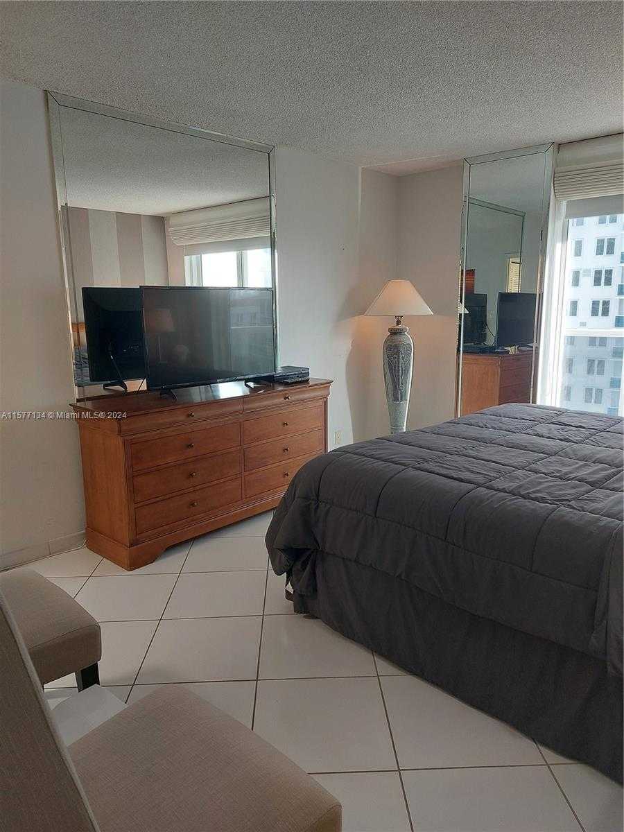 Small Image of 2401 COLLINS AVE #1107, Miami Beach Number 26