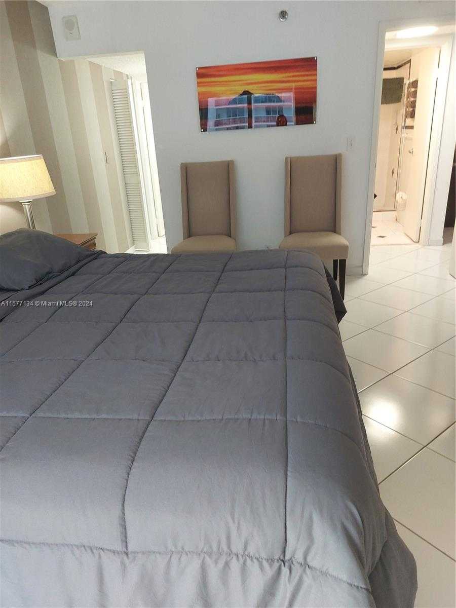 Small Image of 2401 COLLINS AVE #1107, Miami Beach Number 28