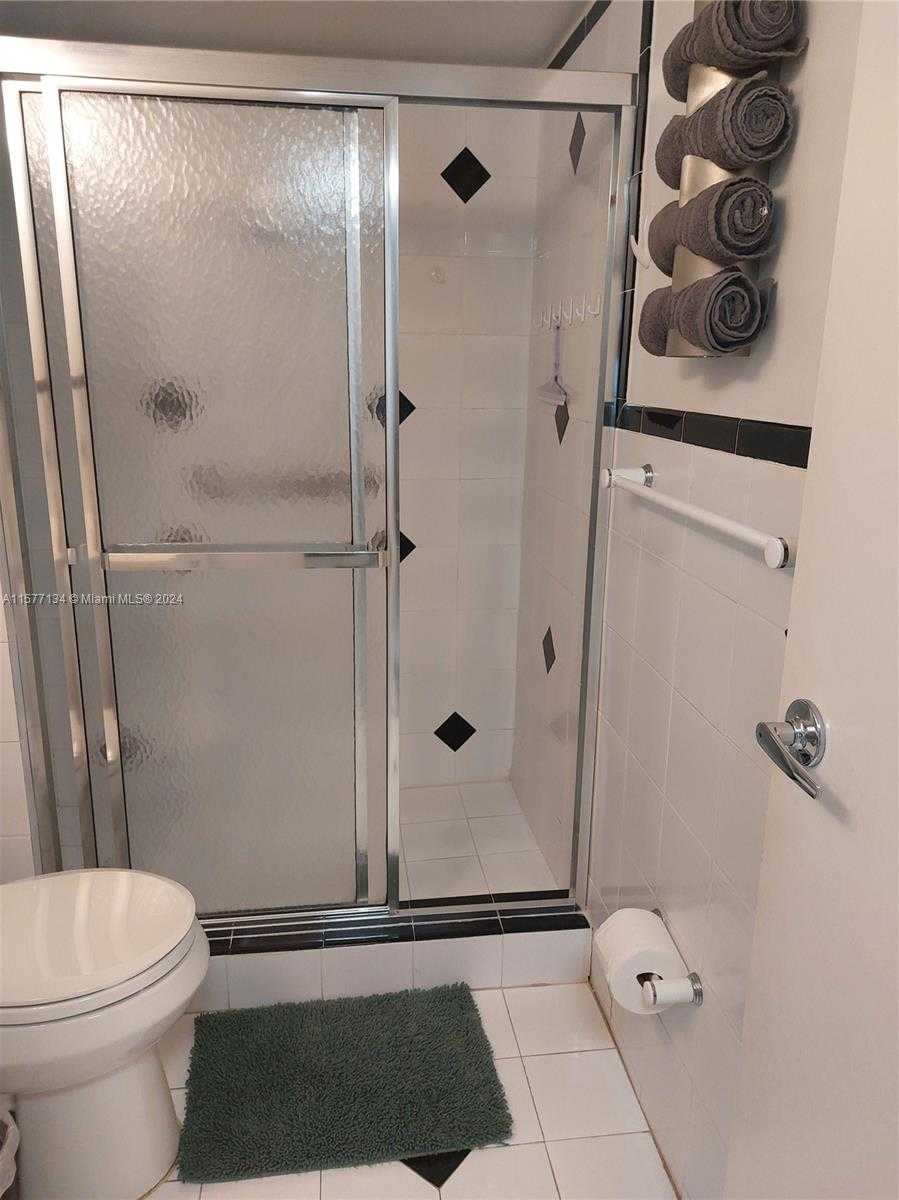 Small Image of 2401 COLLINS AVE #1107, Miami Beach Number 34