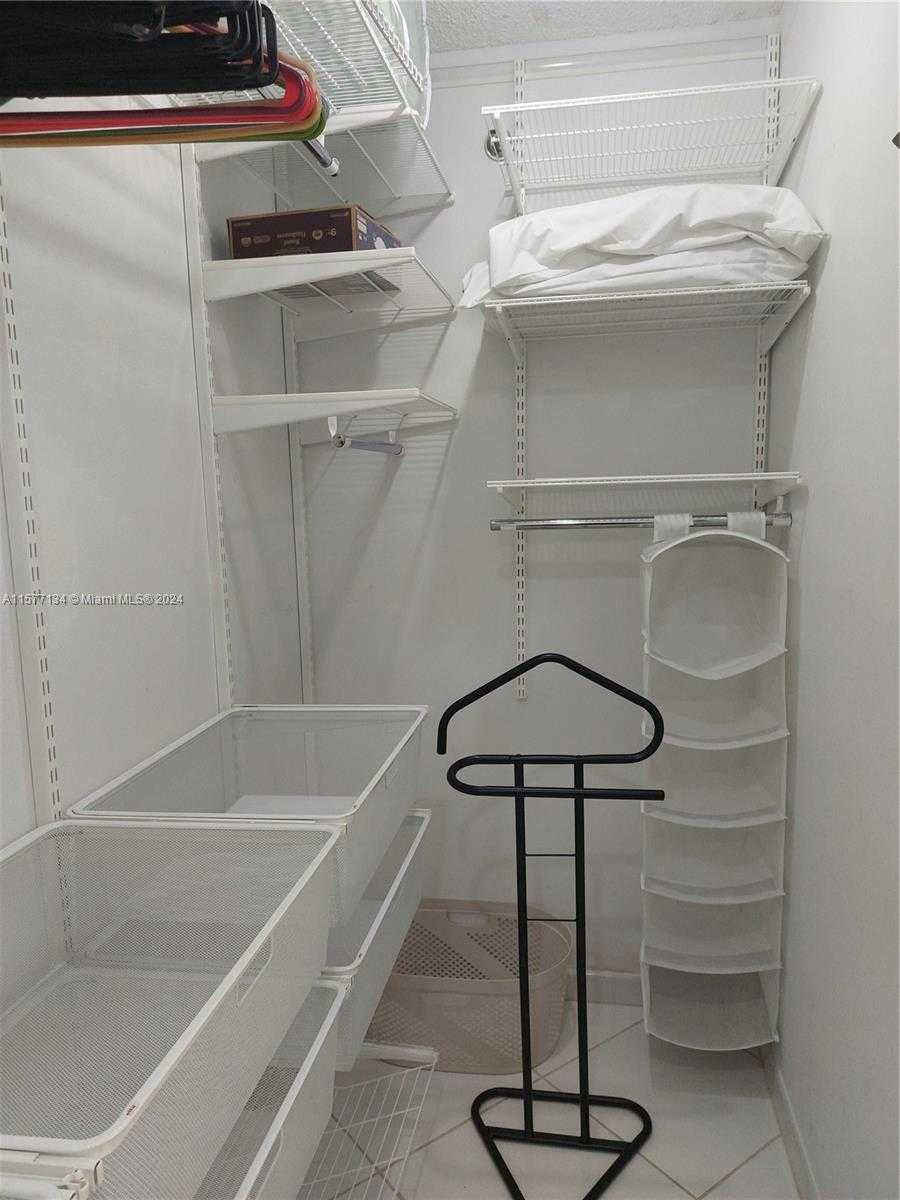Small Image of 2401 COLLINS AVE #1107, Miami Beach Number 36