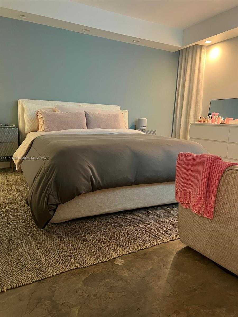 Small Image of 1331 LINCOLN RD #403, Miami Beach Number 17