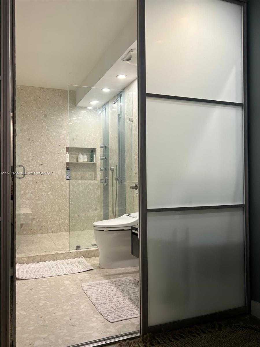 Small Image of 1331 LINCOLN RD #403, Miami Beach Number 20