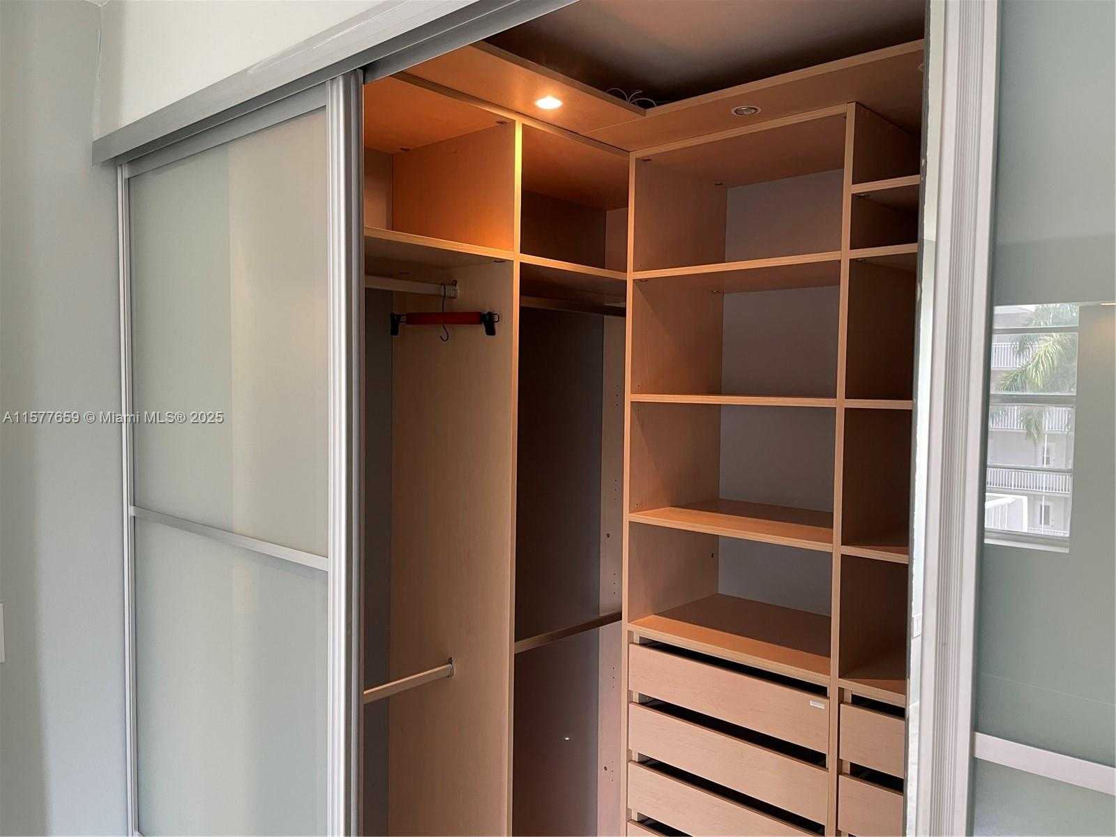 Small Image of 1331 LINCOLN RD #403, Miami Beach Number 23