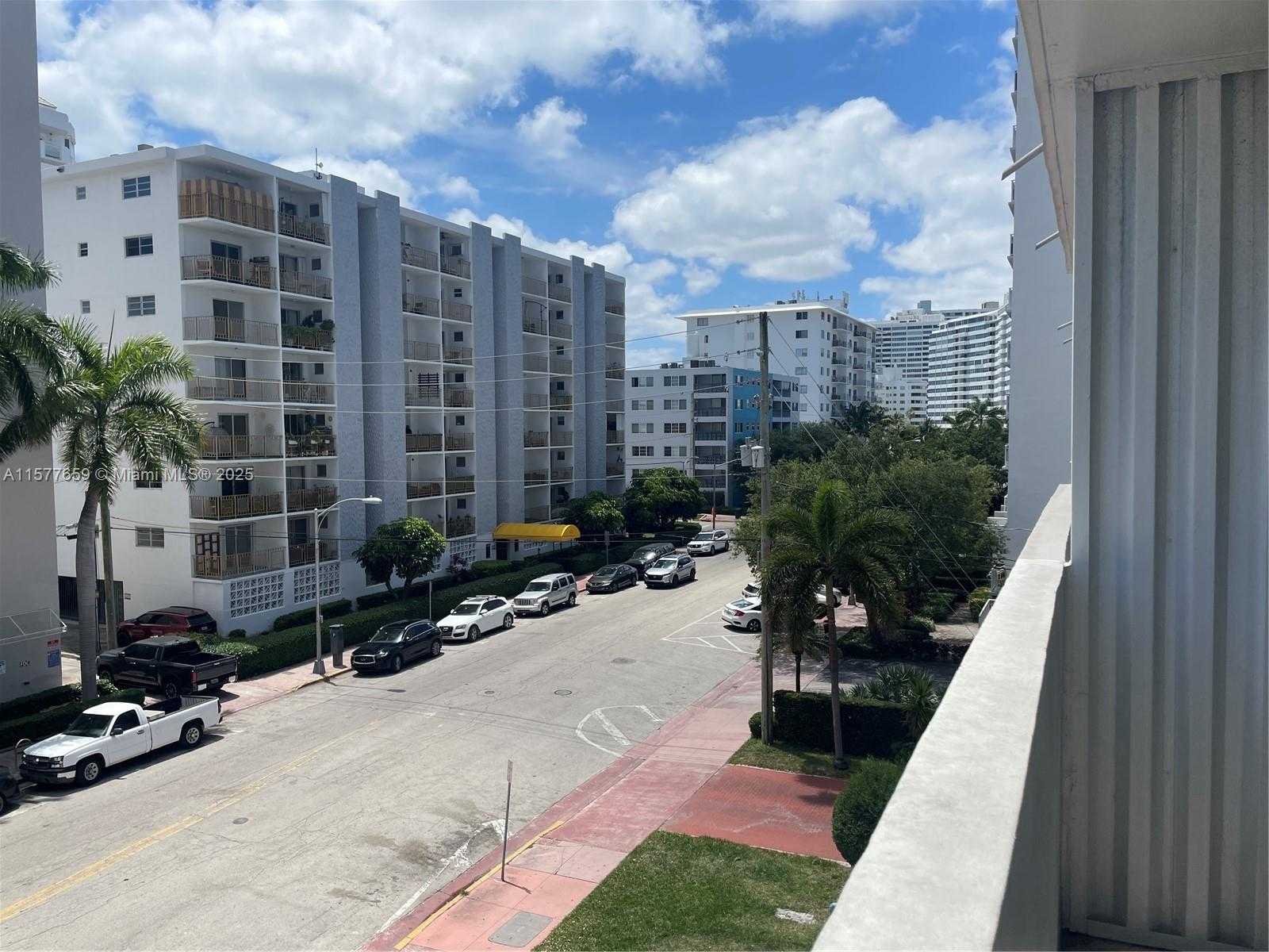 Small Image of 1331 LINCOLN RD #403, Miami Beach Number 33