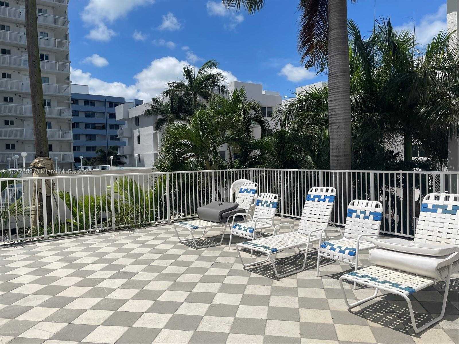 Small Image of 1331 LINCOLN RD #403, Miami Beach Number 37