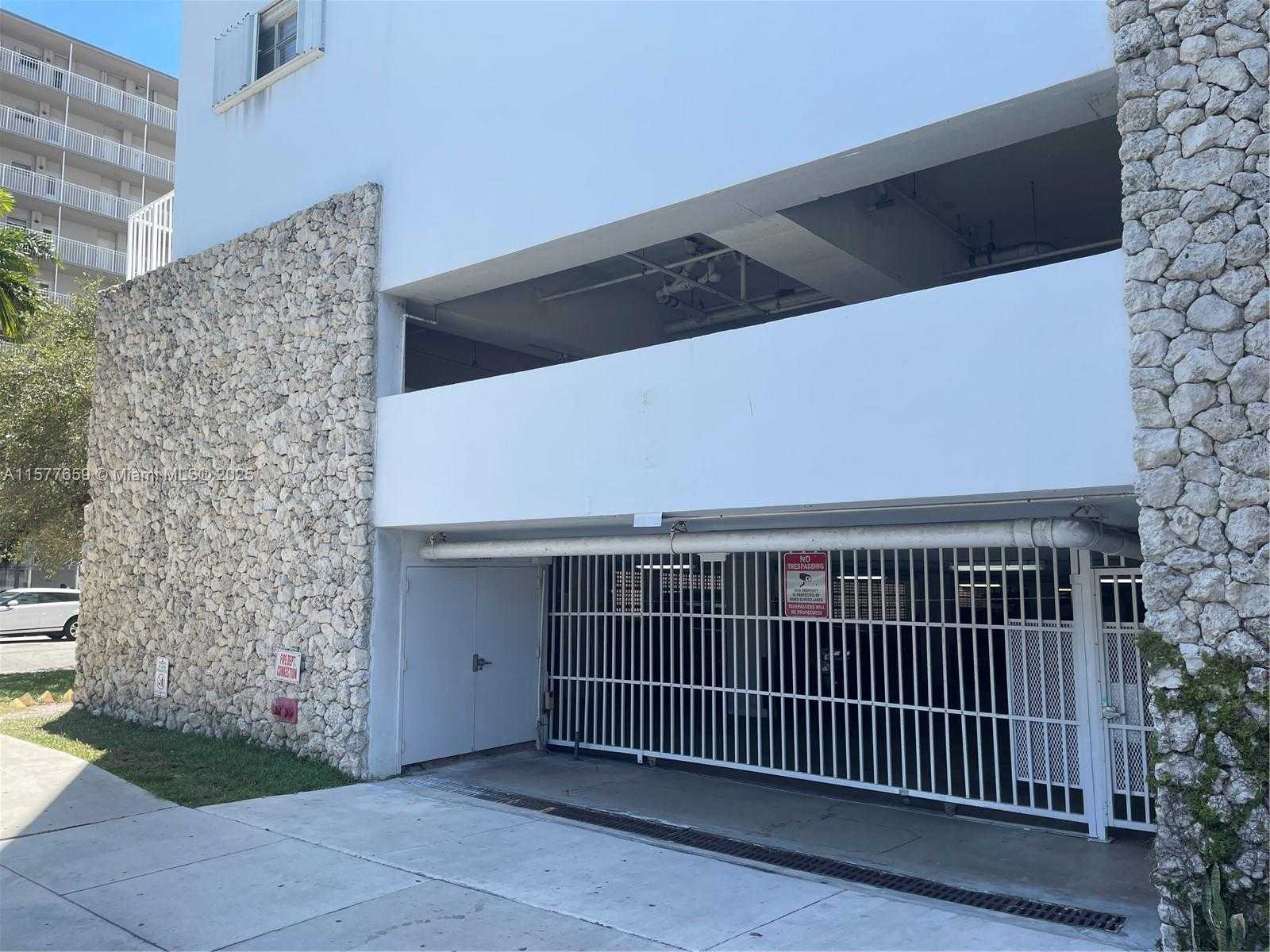 Small Image of 1331 LINCOLN RD #403, Miami Beach Number 43
