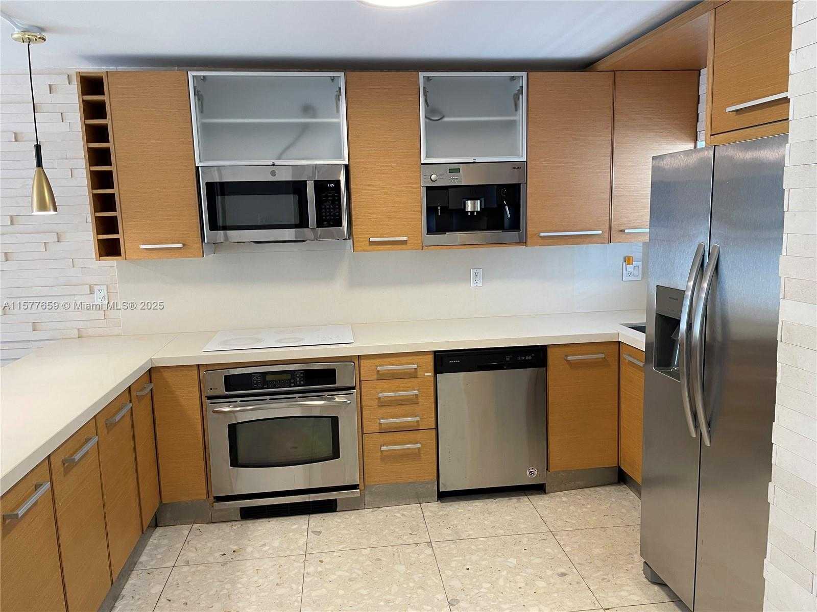 Small Image of 1331 LINCOLN RD #403, Miami Beach Number 5