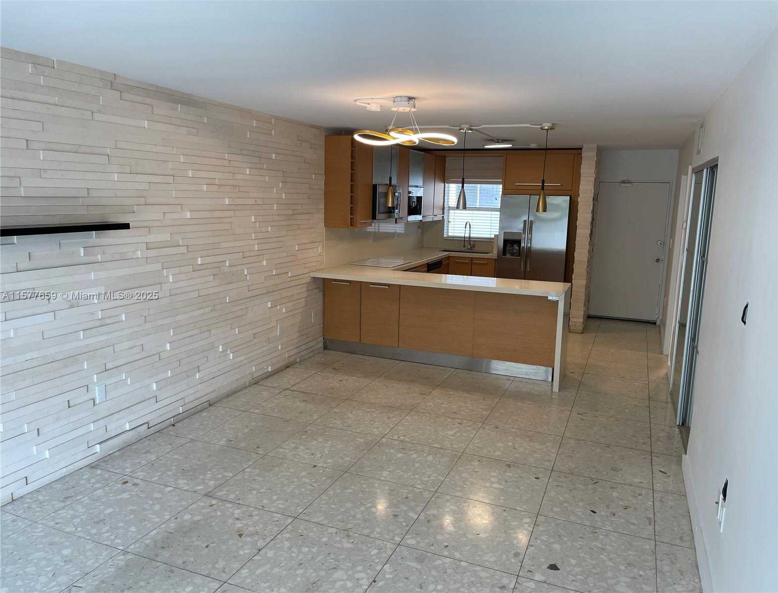 Small Image of 1331 LINCOLN RD #403, Miami Beach Number 7