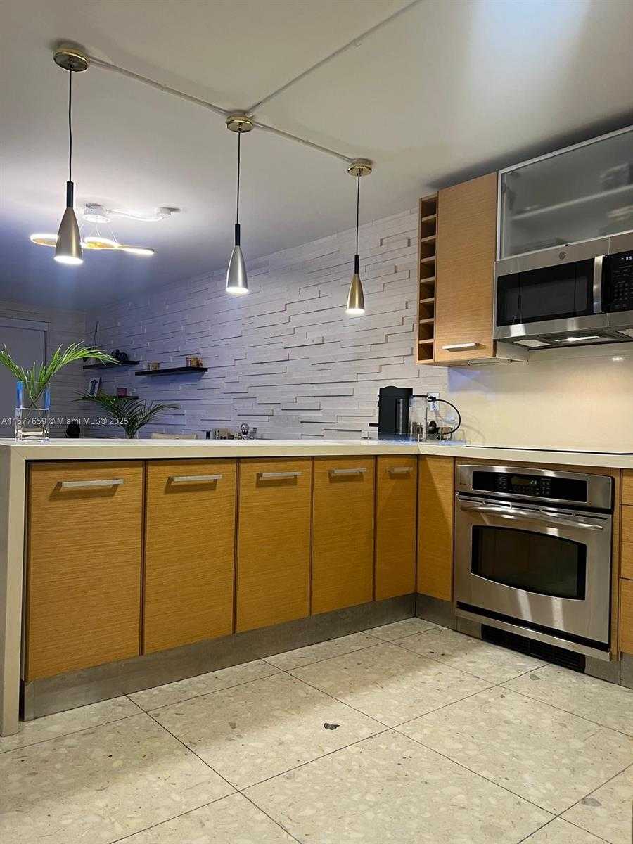 Small Image of 1331 LINCOLN RD #403, Miami Beach Number 8