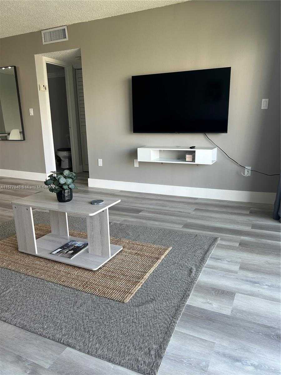 Small Image of 200 178TH DR #510, Sunny Isles Beach Number 15