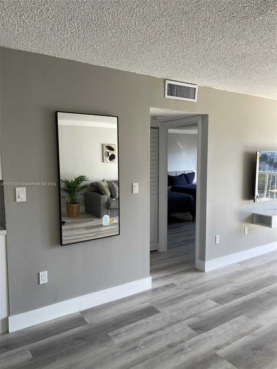 Small Image of 200 178TH DR #510, Sunny Isles Beach Number 7