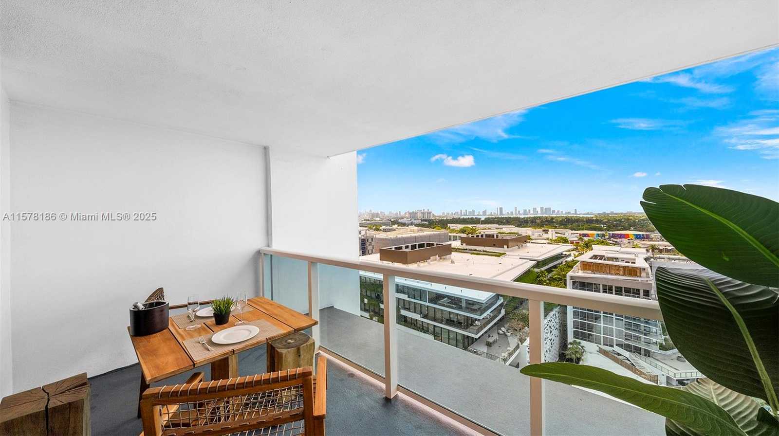 Small Image of Miami Beach Number 36