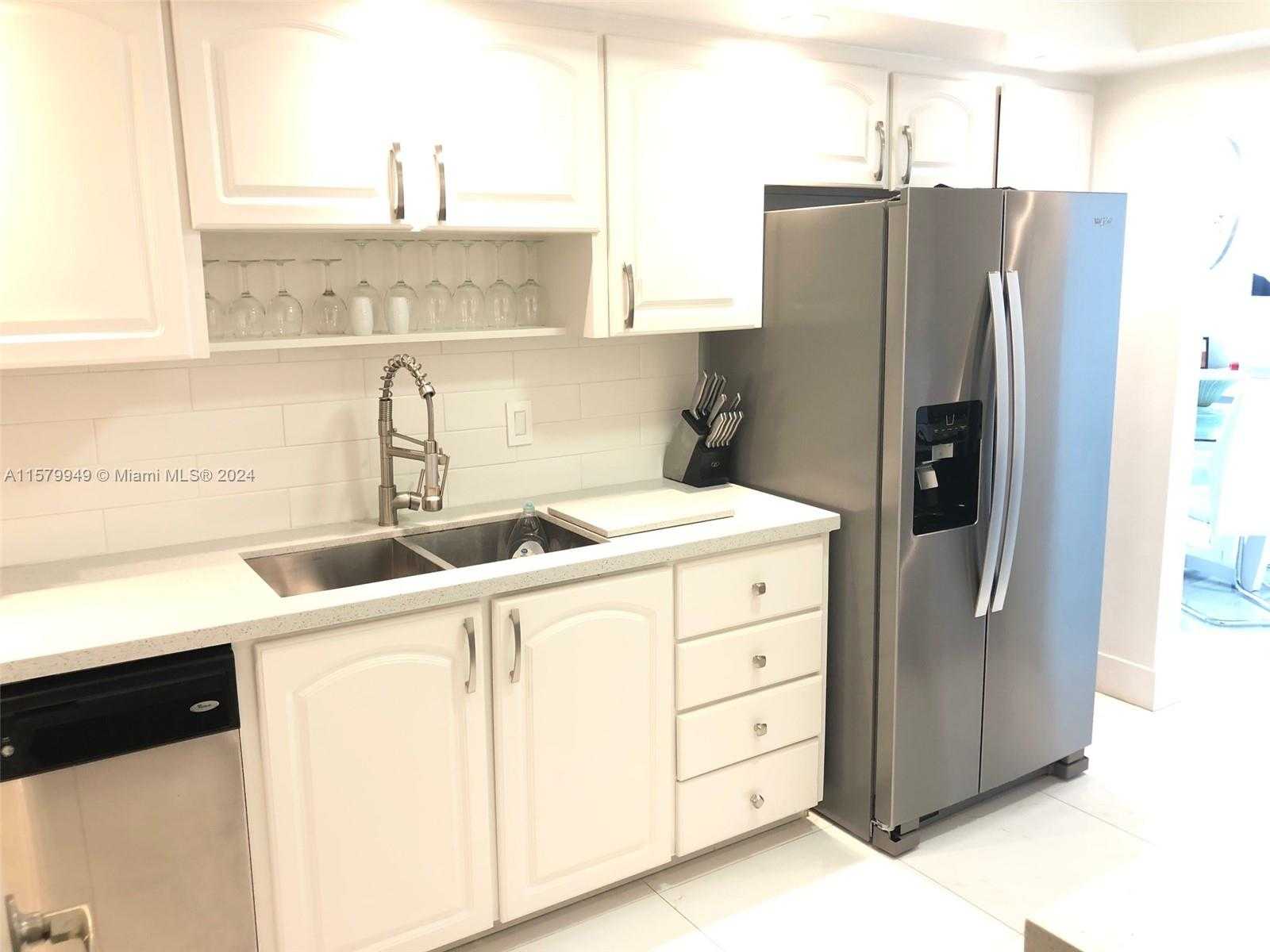 Small Image of 3901 SOUTH OCEAN DR #14M, Hollywood Number 3