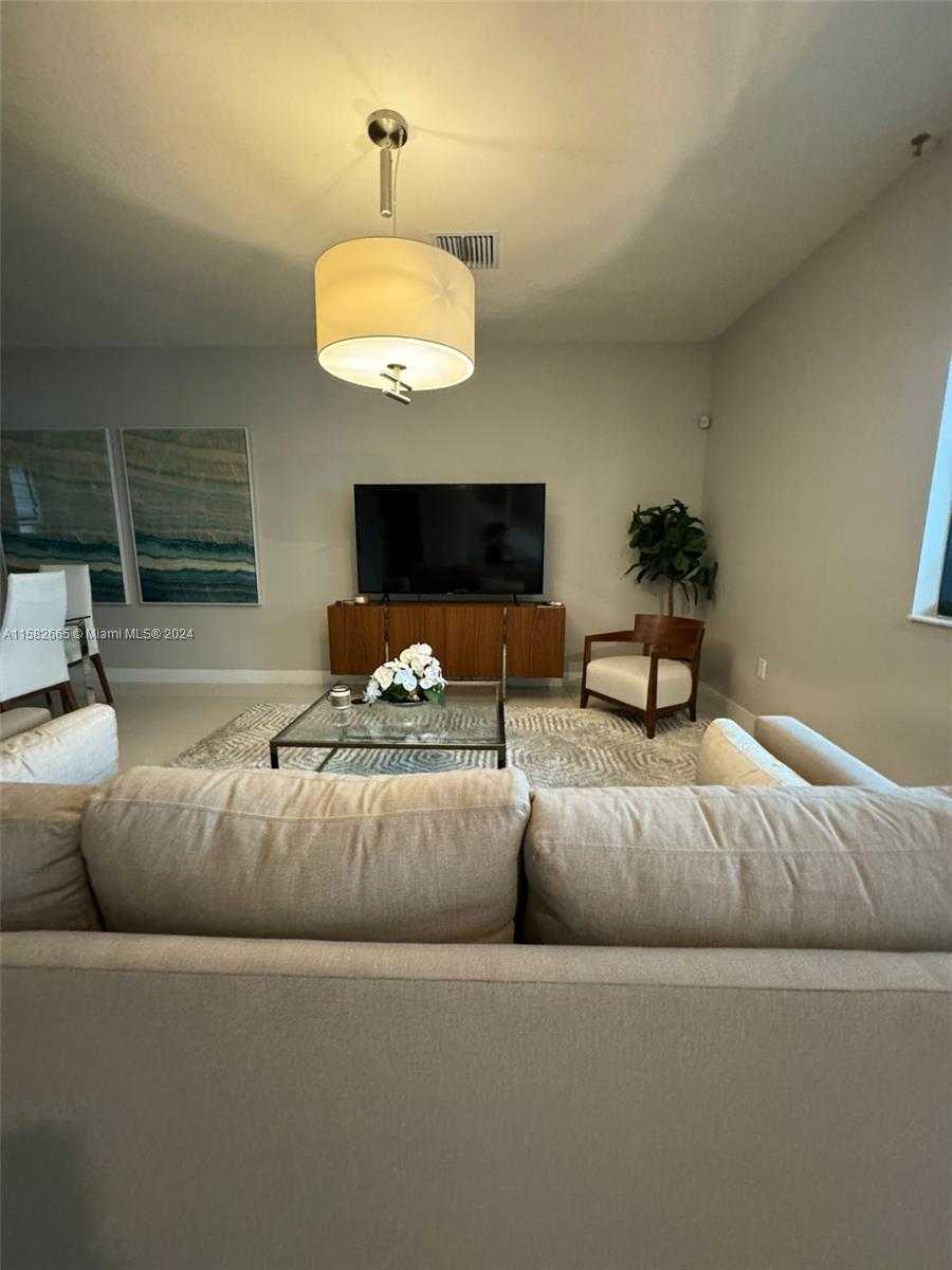 Small Image of 4718 NORTH WEST 84TH AVE #4718, Doral Number 2