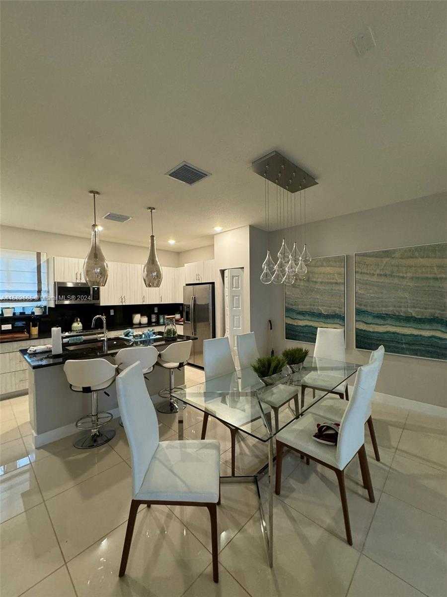 Small Image of 4718 NORTH WEST 84TH AVE #4718, Doral Number 5