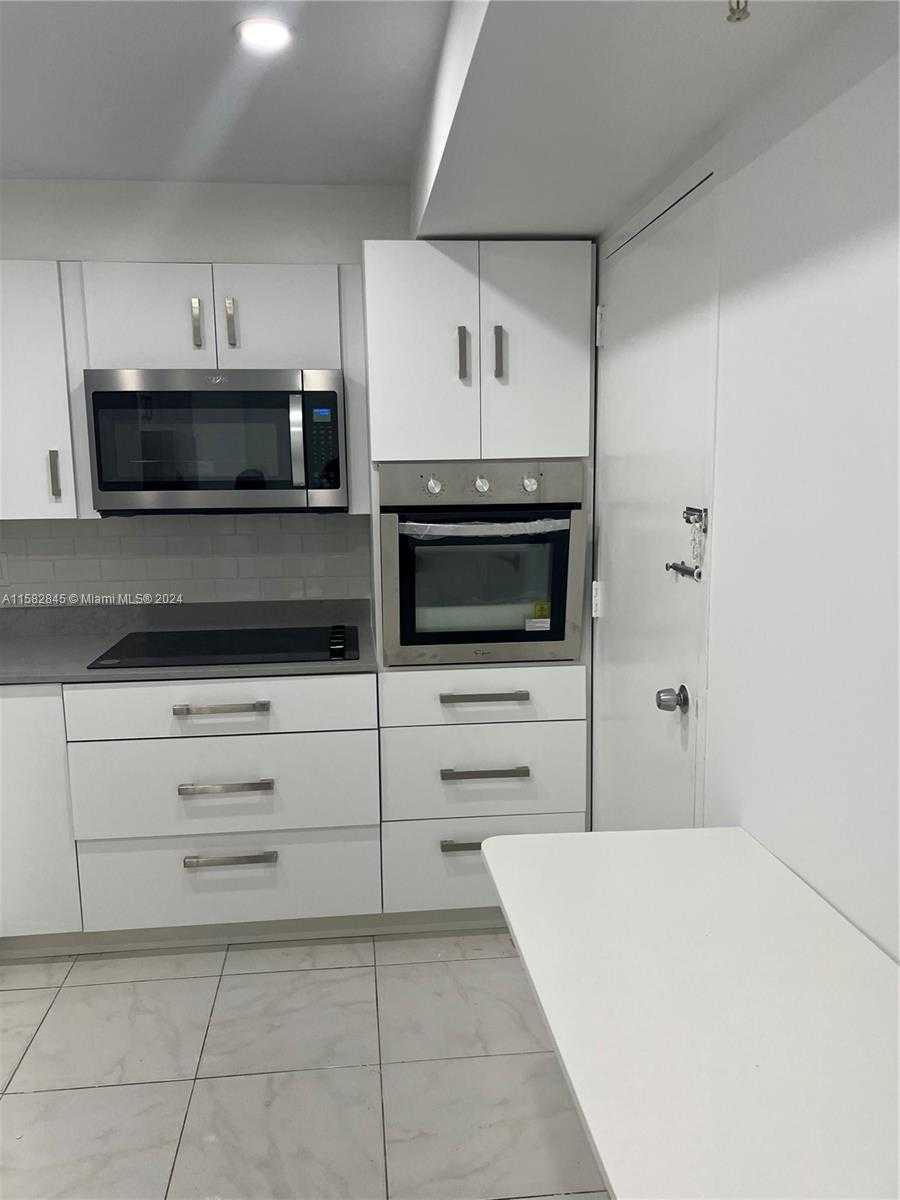 Small Image of 400 KINGS POINT DR #310, Sunny Isles Beach Number 21