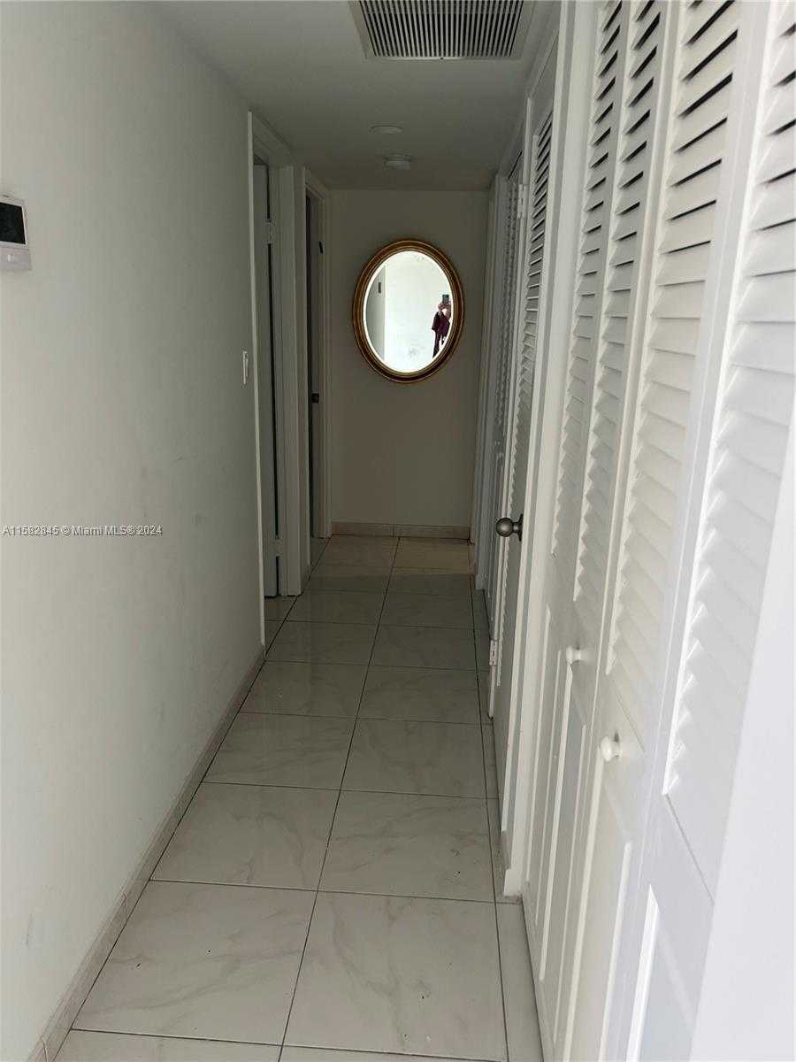 Small Image of 400 KINGS POINT DR #310, Sunny Isles Beach Number 27