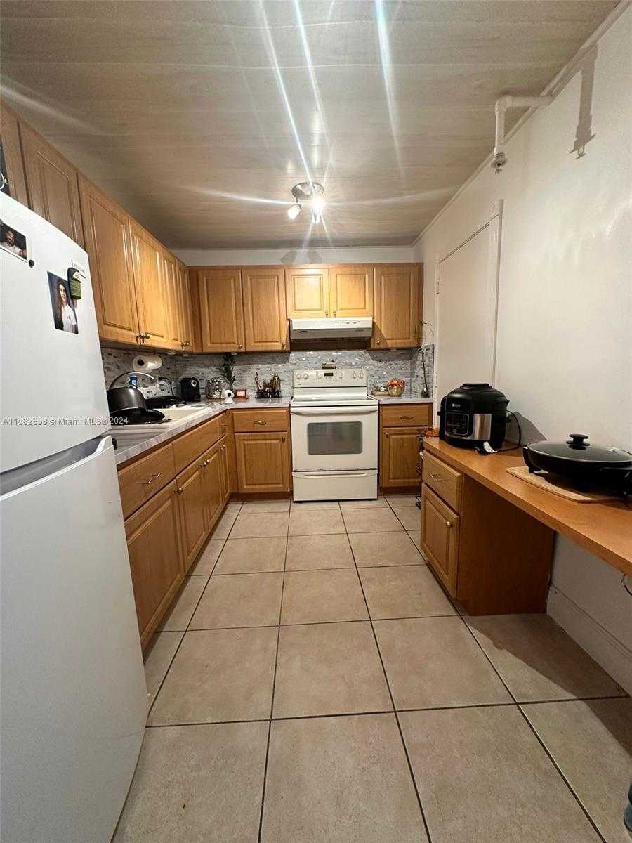 Small Image of 400 KINGS POINT DR #1208, Sunny Isles Beach Number 23