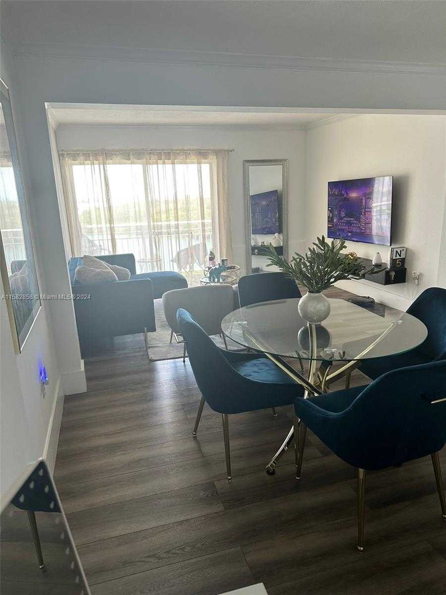 Small Image of 400 KINGS POINT DR #1208, Sunny Isles Beach Number 26